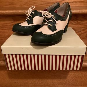 B.A.I.T. Footwear Fanciest Footwork Heel in Spruce (Size 9)